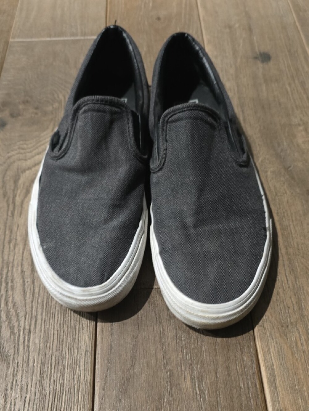Men's VANS 9.5 Gray Slip-On Canvas Sneakers - Picture 3 of 4